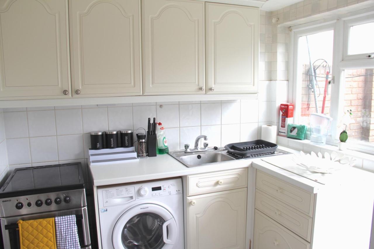 Coolfin House-Close To Excel, Contractors, Relocators, Paid Parking Villa Londra Exterior foto